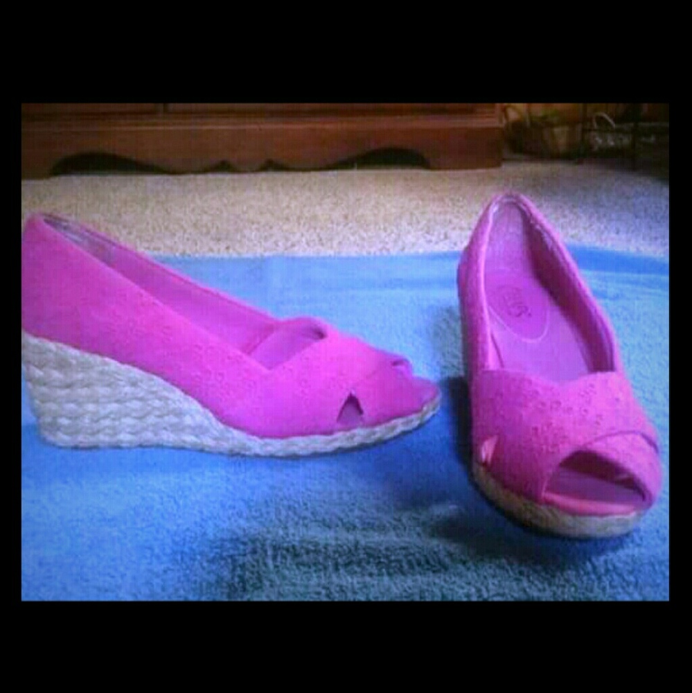 Chaps Hot Pink Wedges